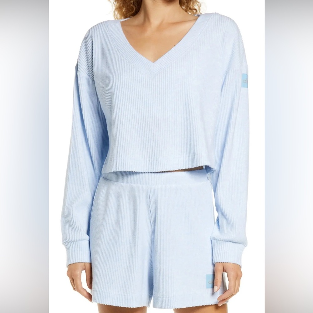Alo Yoga Muse Ribbed Crop Pullover in Blue Size S